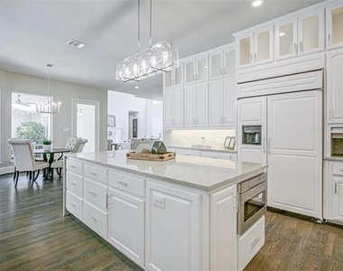 5009 Sail Creek Drive - Photo Thumbnail 12