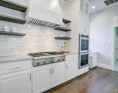 5009 Sail Creek Drive - Photo Thumbnail 15