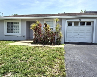 5510 S Lakewood Cir Circle S - Photo Thumbnail 2