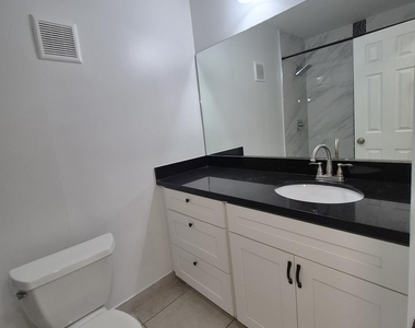 5510 S Lakewood Cir Circle S - Photo Thumbnail 11