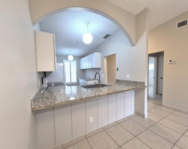 5510 S Lakewood Cir Circle S - Photo Thumbnail 16