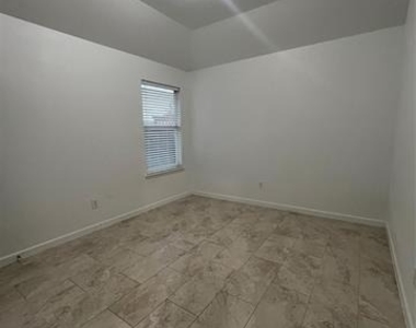 6304 Spring Ranch Drive - Photo Thumbnail 13