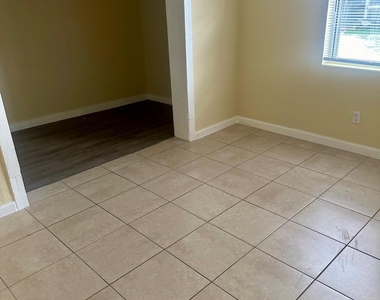 1521 N 59th Terrace - Photo Thumbnail 4