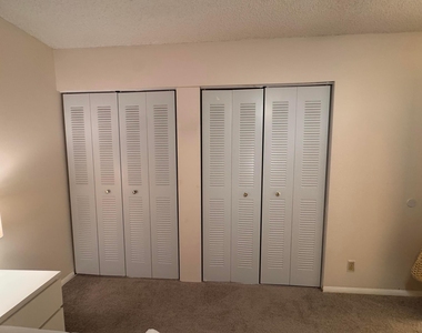 1252 W Club Dr Drive W - Photo Thumbnail 14