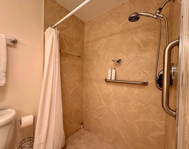 1252 W Club Dr Drive W - Photo Thumbnail 11