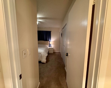 1252 W Club Dr Drive W - Photo Thumbnail 12
