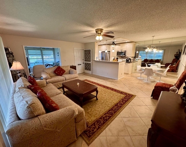 1252 W Club Dr Drive W - Photo Thumbnail 4