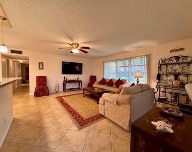 1252 W Club Dr Drive W - Photo Thumbnail 3