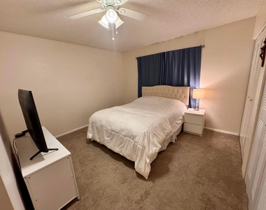 1252 W Club Dr Drive W - Photo Thumbnail 13