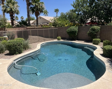1181 W Goldfinch Way - Photo Thumbnail 35