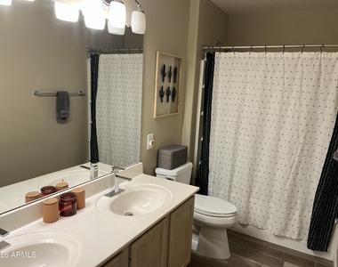 1181 W Goldfinch Way - Photo Thumbnail 29