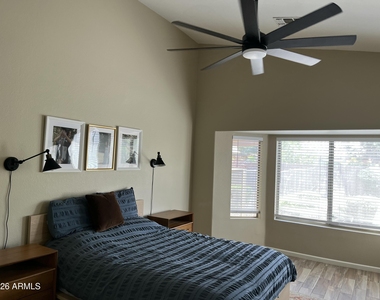 1181 W Goldfinch Way - Photo Thumbnail 18