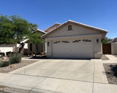 1181 W Goldfinch Way - Photo Thumbnail 1