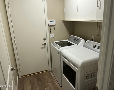 1181 W Goldfinch Way - Photo Thumbnail 33