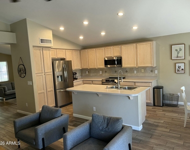 1181 W Goldfinch Way - Photo Thumbnail 13