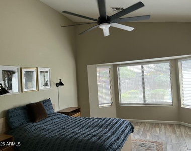 1181 W Goldfinch Way - Photo Thumbnail 17