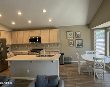 1181 W Goldfinch Way - Photo Thumbnail 12
