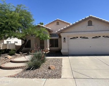 1181 W Goldfinch Way - Photo Thumbnail 3