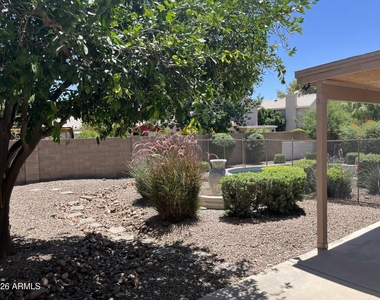 1181 W Goldfinch Way - Photo Thumbnail 38