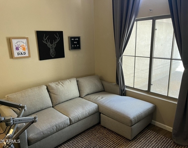 1181 W Goldfinch Way - Photo Thumbnail 8