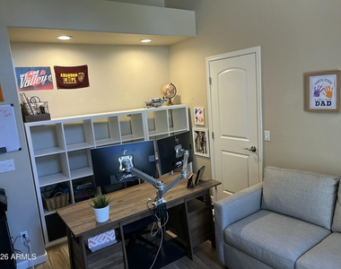 1181 W Goldfinch Way - Photo Thumbnail 7