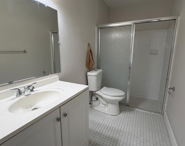 8576 Nw 32nd Street - Photo Thumbnail 7