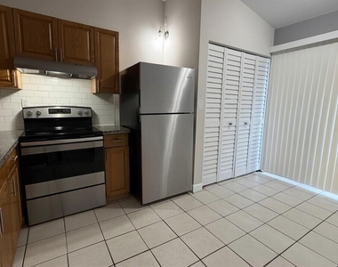 8576 Nw 32nd Street - Photo Thumbnail 3