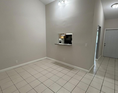 8576 Nw 32nd Street - Photo Thumbnail 4