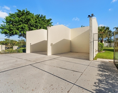 1108 Green Pine Boulevard - Photo Thumbnail 27