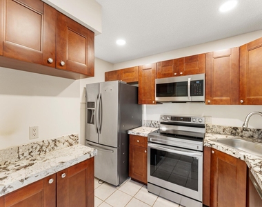 1108 Green Pine Boulevard - Photo Thumbnail 9