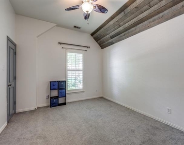 4684 Old Pond Drive - Photo Thumbnail 16