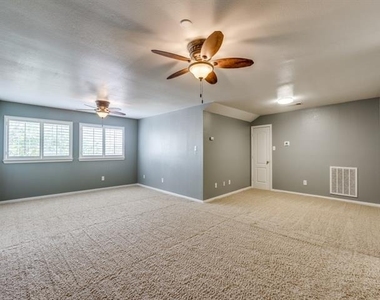 4684 Old Pond Drive - Photo Thumbnail 19