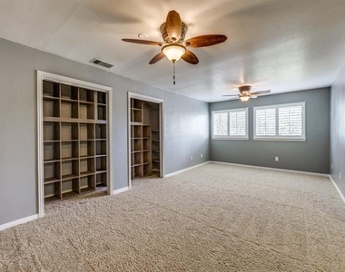 4684 Old Pond Drive - Photo Thumbnail 18