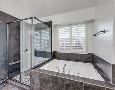 4684 Old Pond Drive - Photo Thumbnail 12