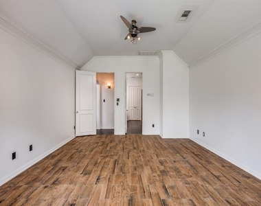 4684 Old Pond Drive - Photo Thumbnail 10