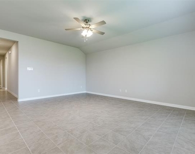 3904 Jasper Lane - Photo Thumbnail 2