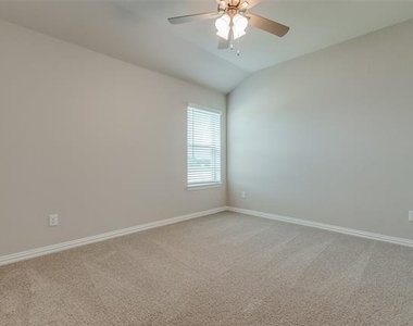 3904 Jasper Lane - Photo Thumbnail 15