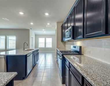 3904 Jasper Lane - Photo Thumbnail 7