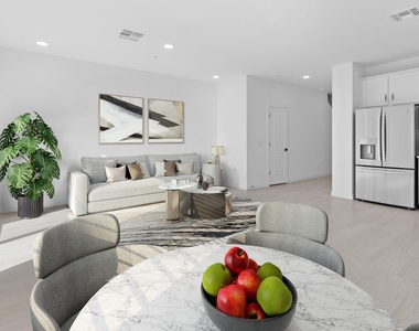 2831 W White Feather Lane - Photo Thumbnail 7