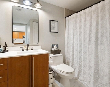 610 Clematis Street - Photo Thumbnail 12