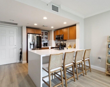 610 Clematis Street - Photo Thumbnail 2