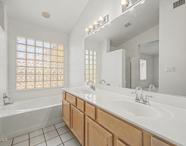 1407 W Bluefield Avenue - Photo Thumbnail 13