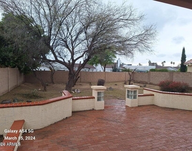 415 W Aire Libre Avenue - Photo Thumbnail 6