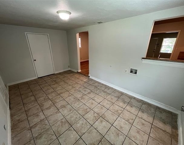 2314 Blyth Drive - Photo Thumbnail 10