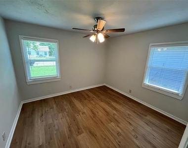 2314 Blyth Drive - Photo Thumbnail 13