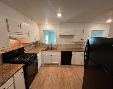 2314 Blyth Drive - Photo Thumbnail 4