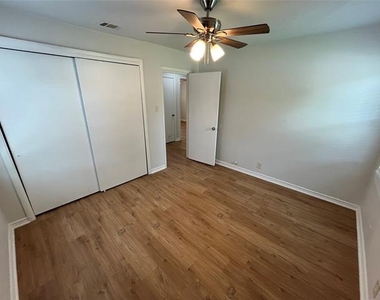 2314 Blyth Drive - Photo Thumbnail 14
