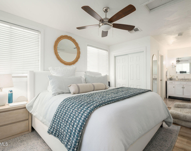 4813 E Fairmount Avenue - Photo Thumbnail 41