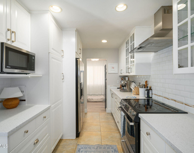 4813 E Fairmount Avenue - Photo Thumbnail 26