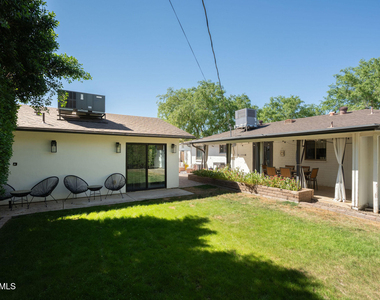4813 E Fairmount Avenue - Photo Thumbnail 9